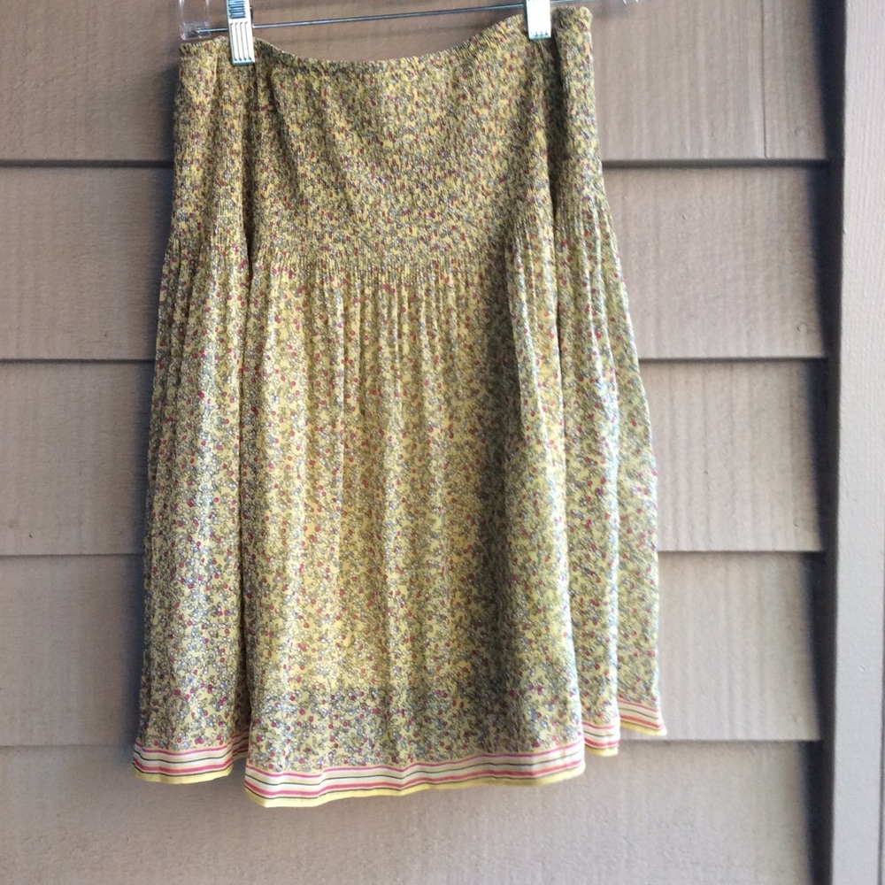 Max Studio yellow skirt smocked waist, tiny floral pattern lined.